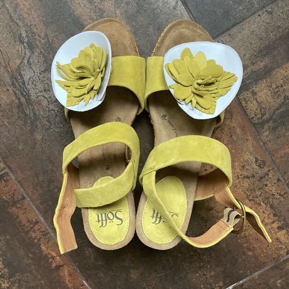 Sofft Cali Wedge in Citron - Picture 2 of 11